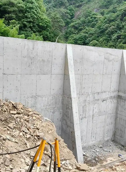 新乡重力式挡土墙