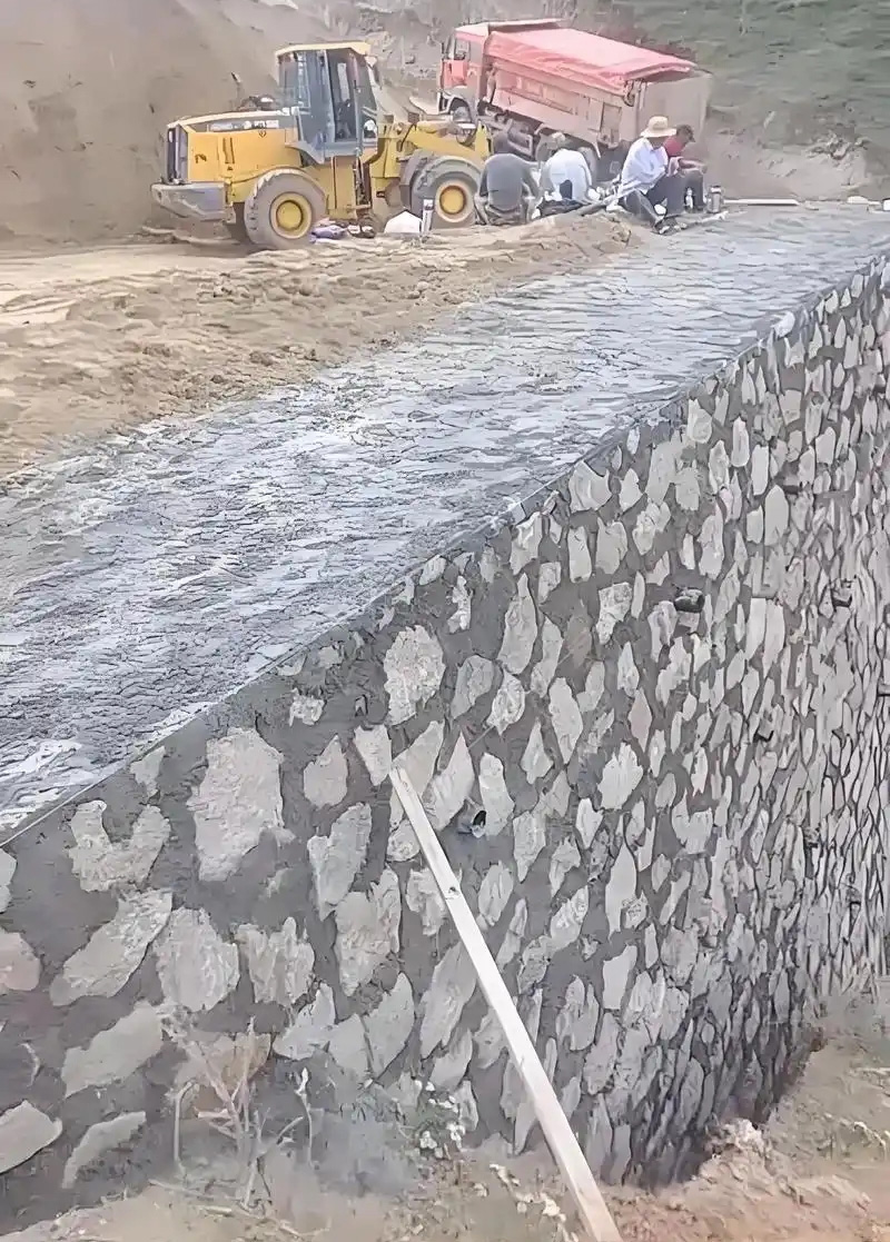 新乡边坡加固